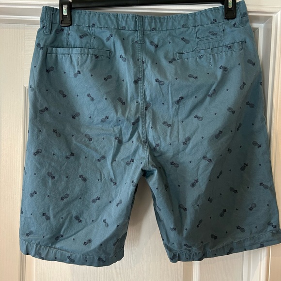 Men’s Hudson &Barrow shorts - Picture 2 of 4